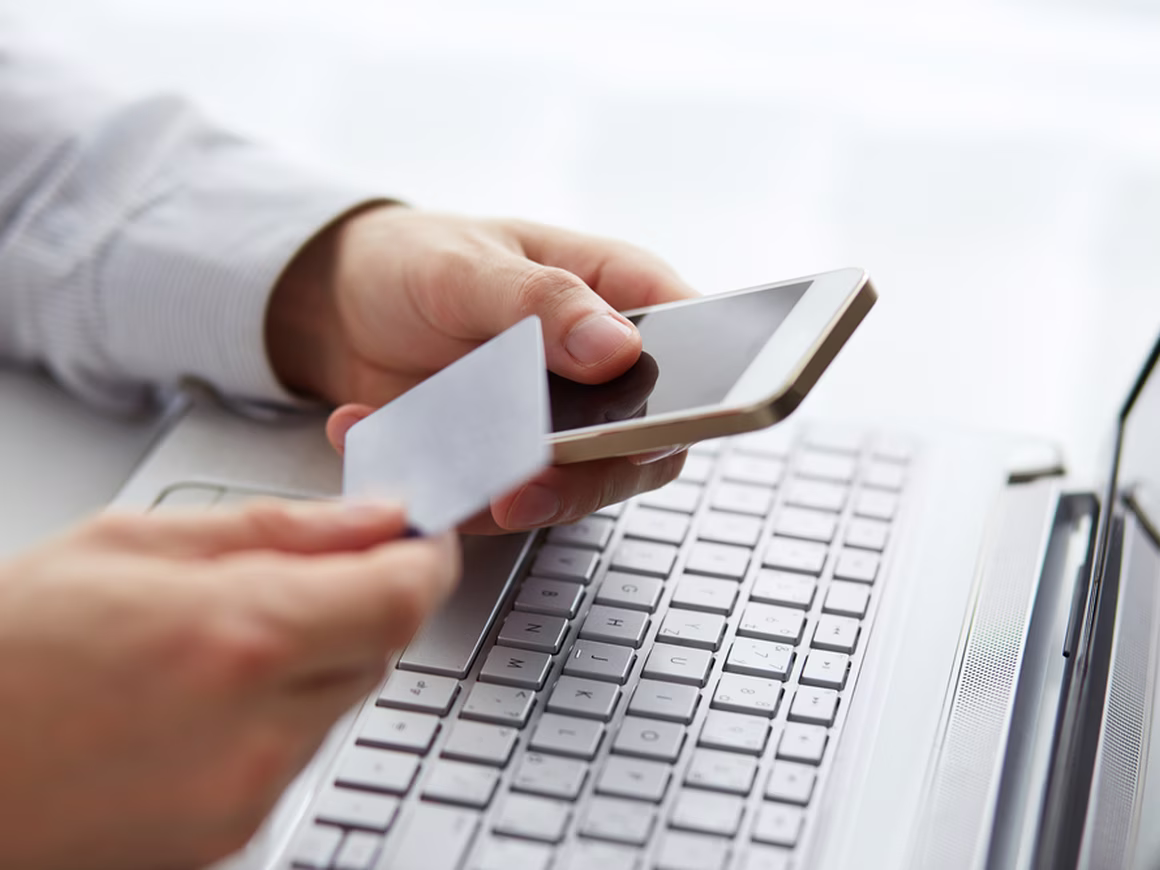 «Яндекс.Касса» позволила оплачивать покупки через приложение «Тинькофф банка»