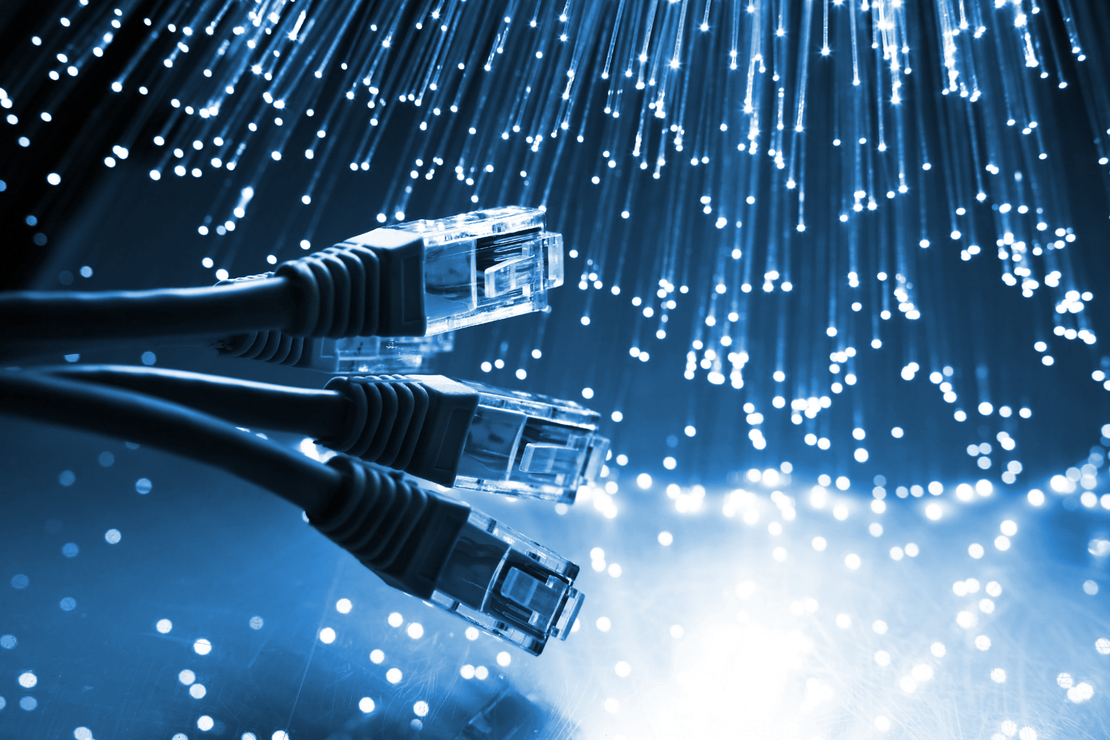 Телекоммуникационная связь интернет. Интернет кабель. Локальная сеть. Оптоволокно. Оптоволокно интернет.