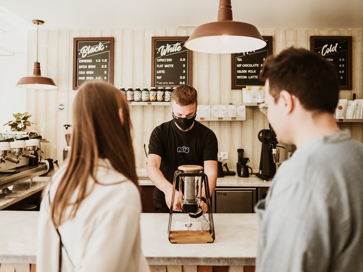 «В Португалии любят и принимают всех». Как переехать в Лиссабон и открыть там кофейню