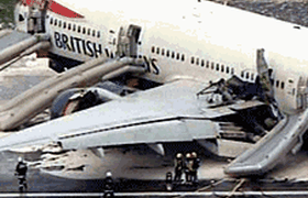 Boeing-777 чудом приземлился в Лондонском аэропорту. Фоторепортаж