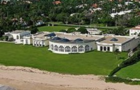Миллиардер Рыболовлев купил у Дональда Трампа самый дорогой дом США