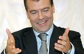 "Мозговой центр" Медведева настаивает на экстренной демократизации