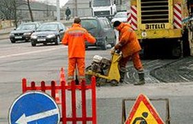 Строительство и ремонт дорог в России отложены "до лучших времен"