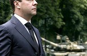 Медведев решил упростить использование армии по всему миру
