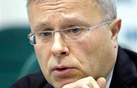 Лебедев продает 4% акций "Аэрофлота" за $110 млн
