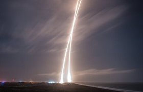 Глава SpaceX Илон Маск об успешной посадке первой ступени Falcon: "С возвращением, детка!". ФОТО