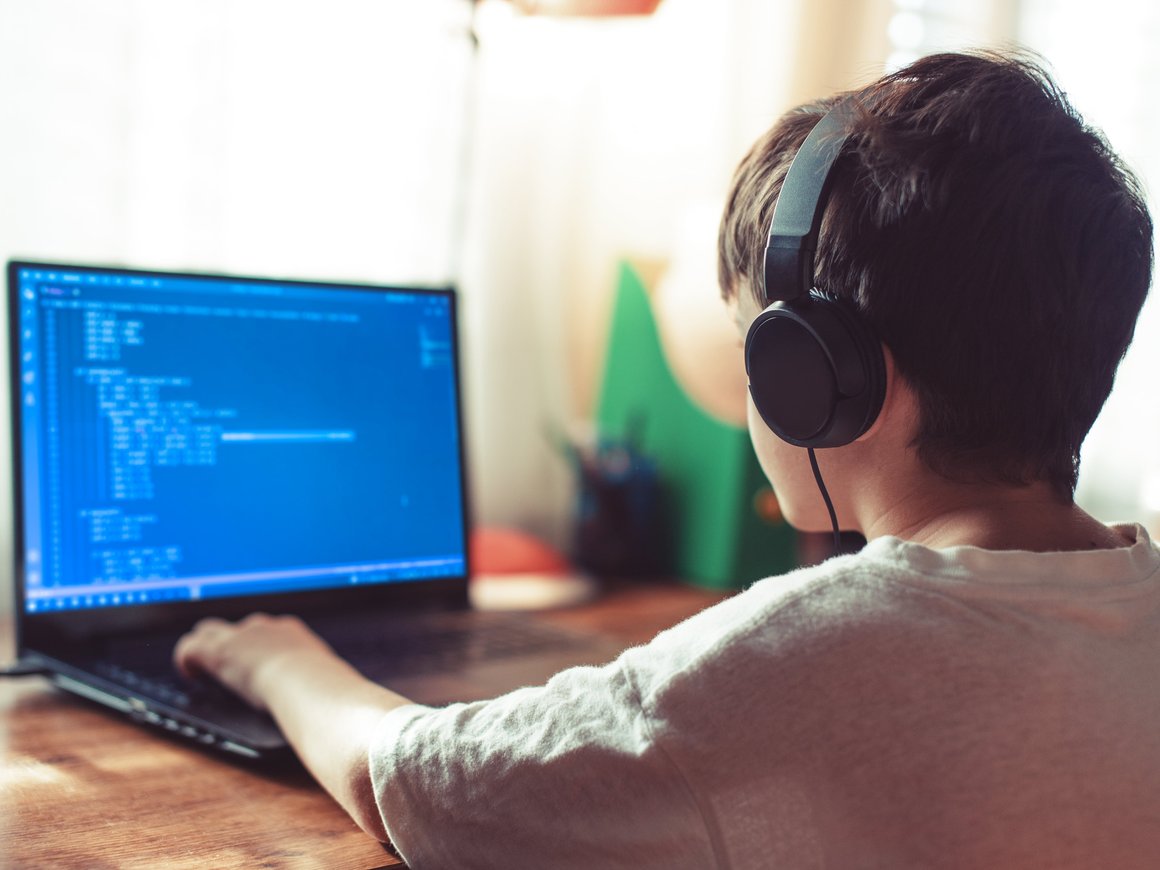 Разные поколения в IT: как с ними работать, чтобы всю карьерную лестницу они прошли в вашей компании