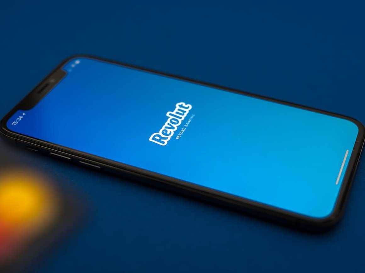 Финтех-стартап с российским корнями Revolut получил лицензии для работы в Сингапуре и Японии