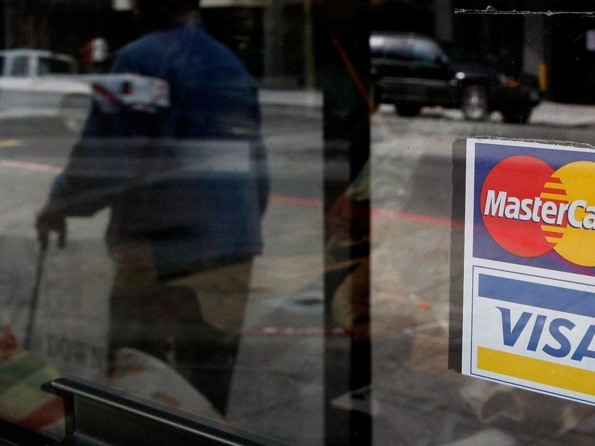 Visa и MasterCard исключены из «Финтеха»