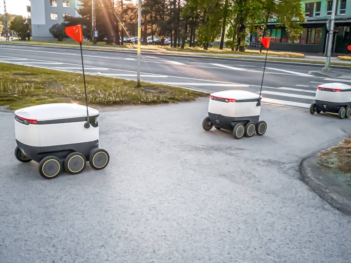 Компания сооснователя «Яндекса» начнет тестировать роботов-курьеров в Японии