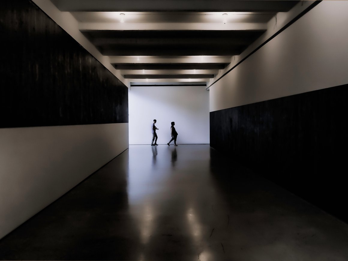 Владелец «Клаустрофобии» подал в суд на прокатчика хоррора «Клаустрофобы: квест в Москве»