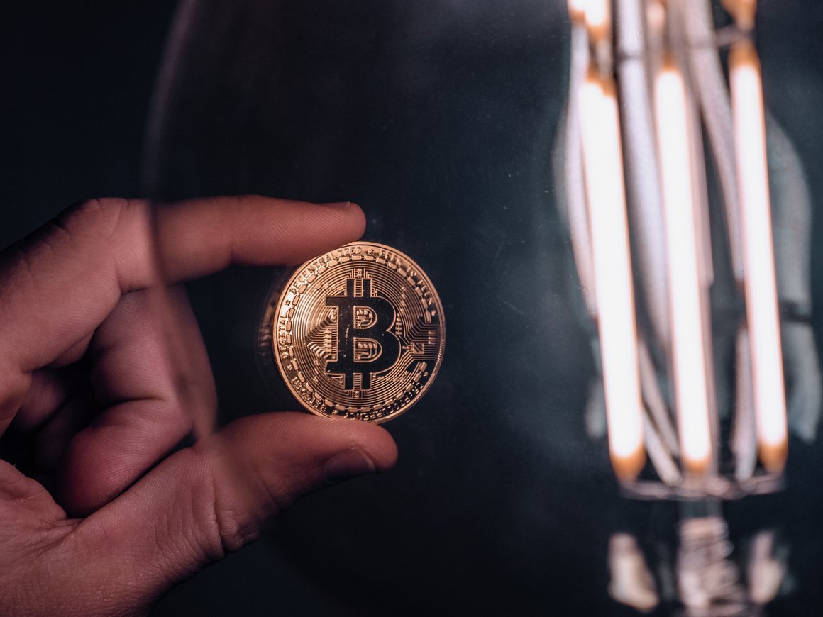 В ЦБ уточнили позицию по легализации майнинга и продаже криптовалют в России