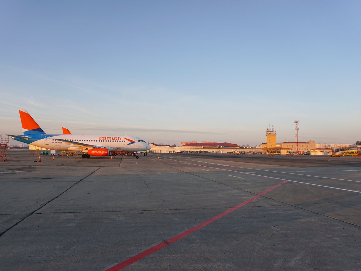 Операторы самолетов Superjet 100 увидели риски из-за дефицита американских свечей зажигания