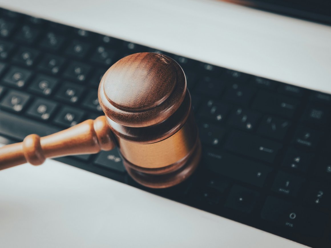 «Безнравственная» IKEA, иски «дочки» «Газпрома», «мясной шаттл» в Китай: главное для бизнеса 18 мая