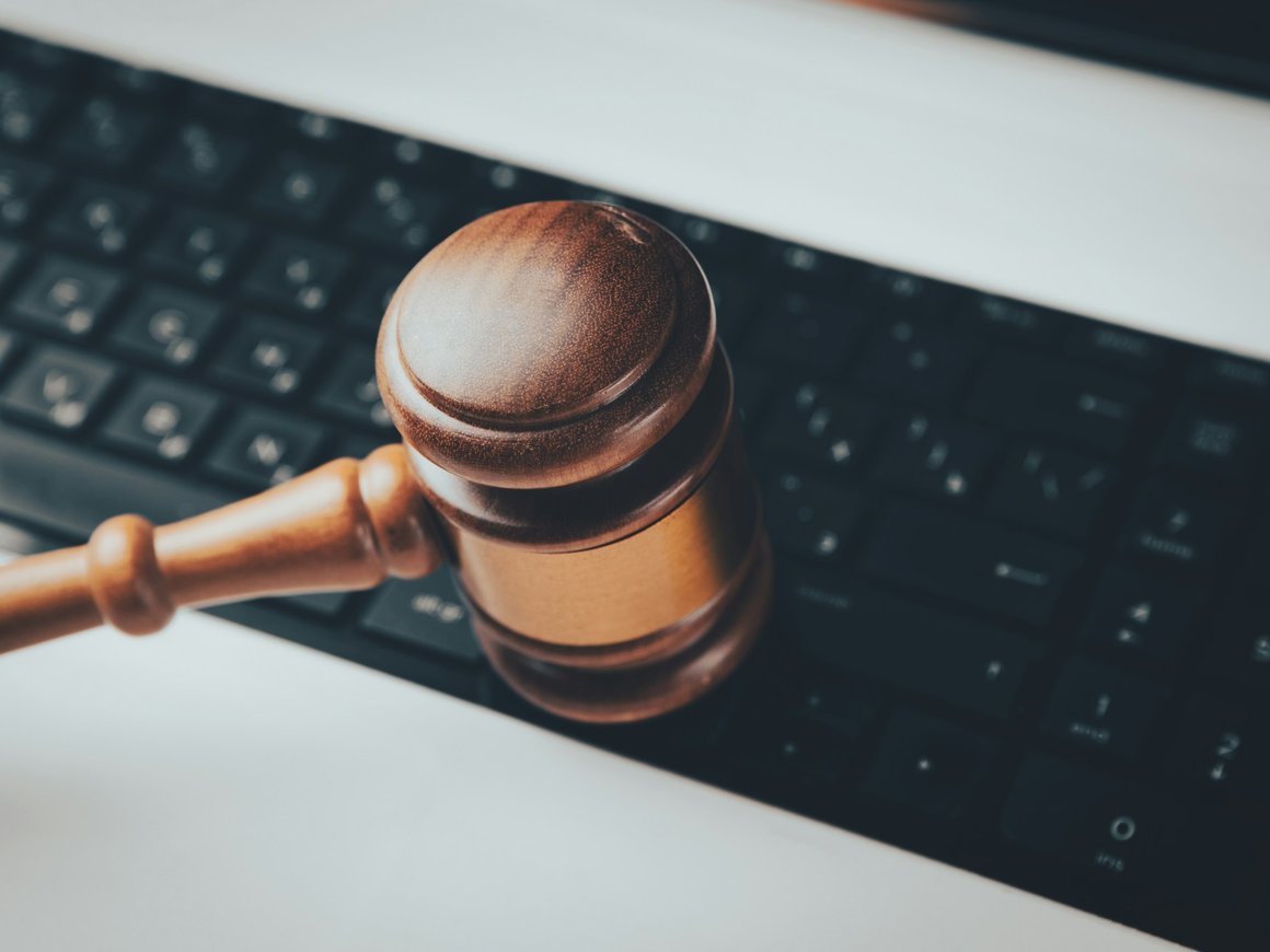 Клиент, заработавший на ошибке «Тинькофф» €68,8 тыс., выиграл тяжбу в Верховном суде