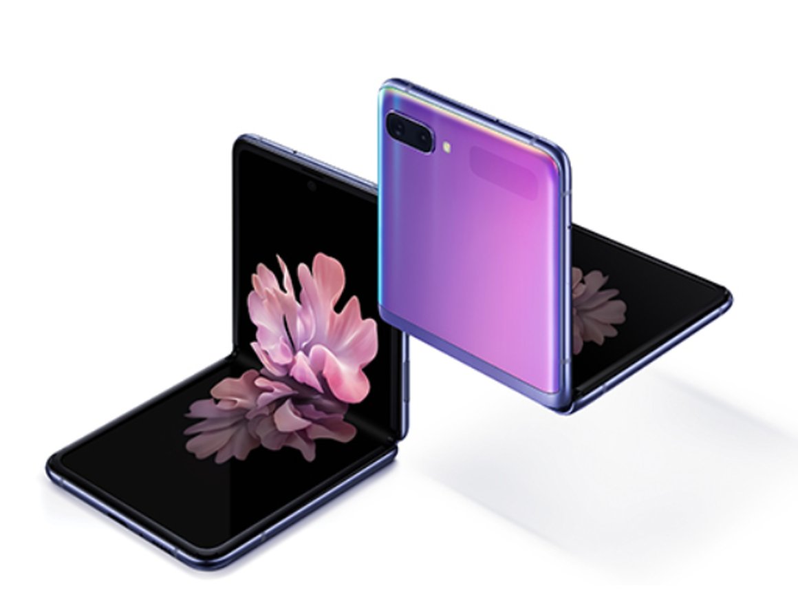 Новые гаджеты Samsung: раскладушка, мощные камеры и цветные наушники