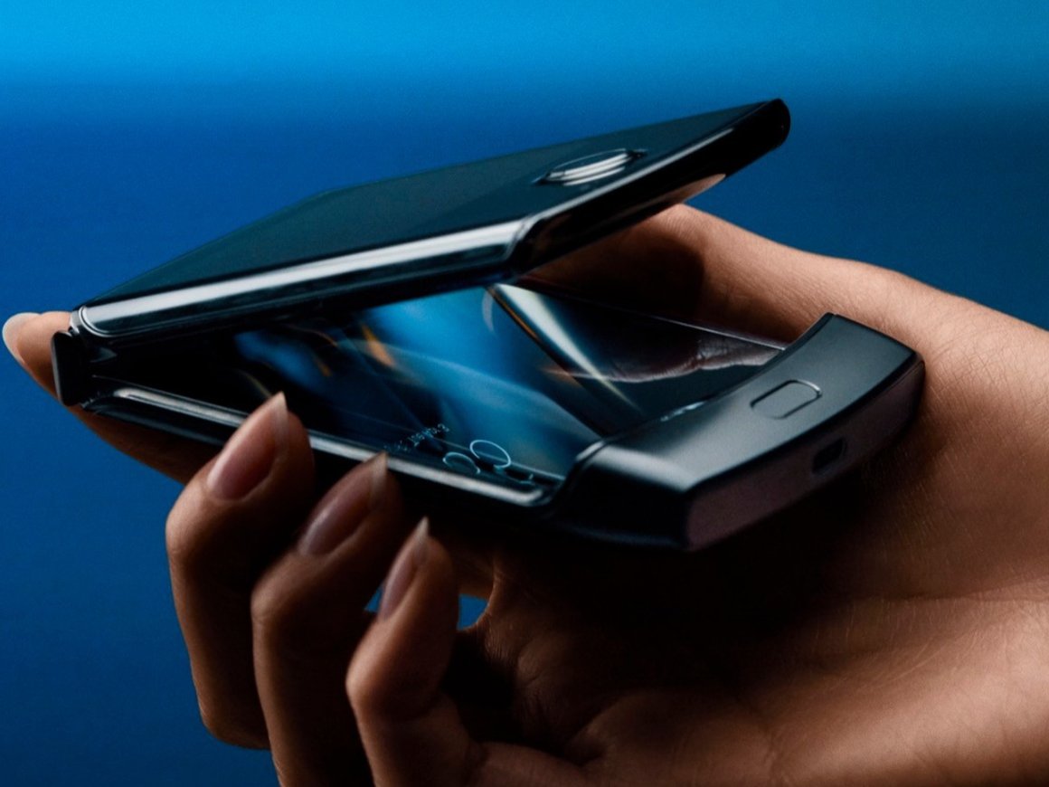 Motorola выпустила «раскладушку» Razr за $1500