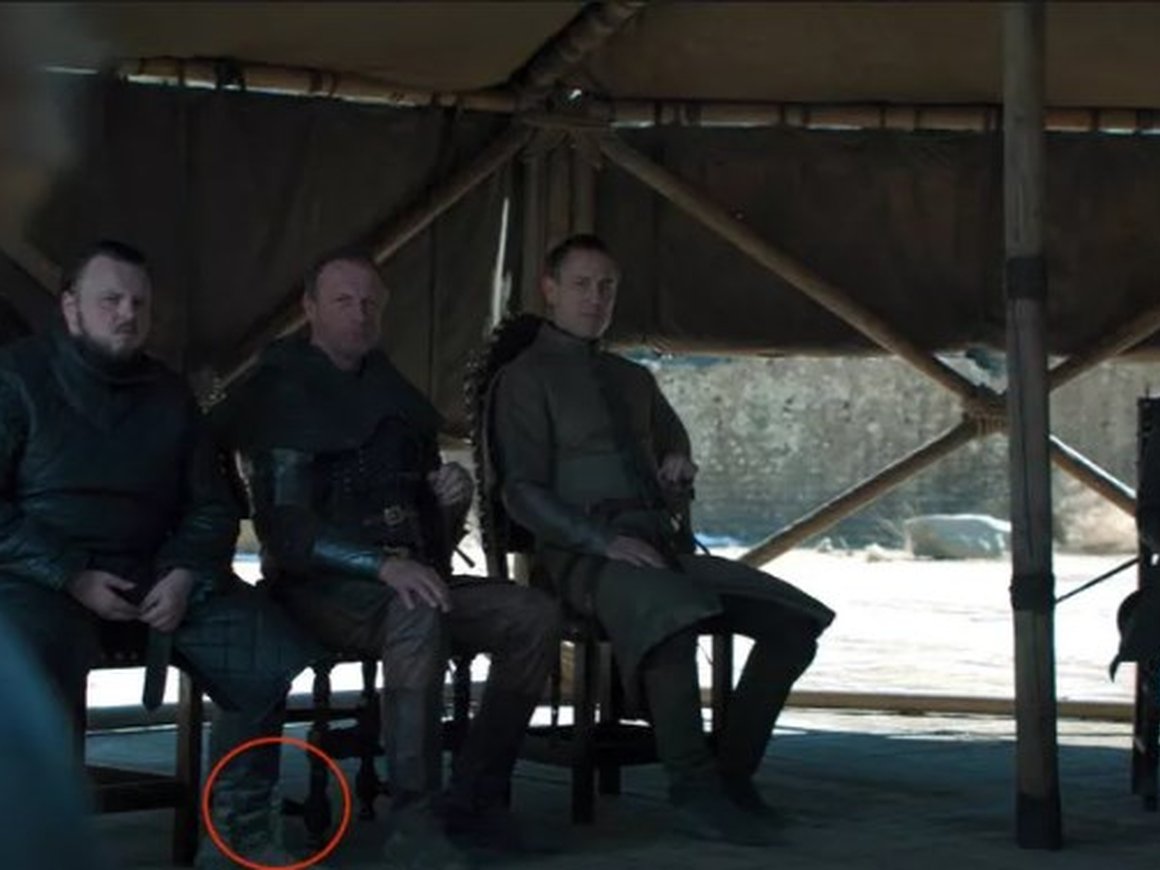 В кадры последней серии «Игры престолов» попали две пластиковые бутылки