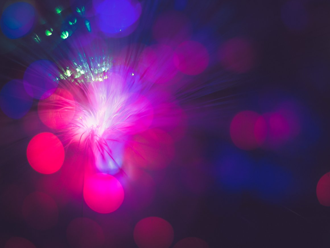 Собаки-роботы, специальные планшеты и биомагнитные браслеты – как технологии помогают заботиться о пожилых уже сейчас