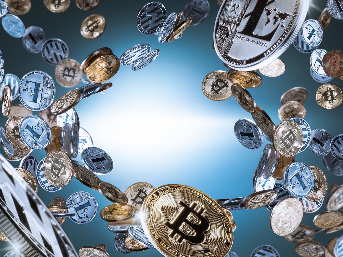 Знаменитости продвигают криптовалюты. При этом все риски несут их поклонники