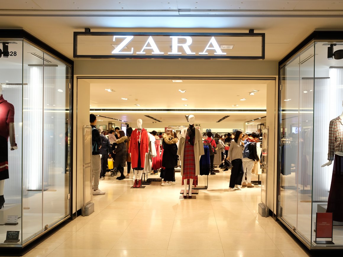 После закрытия магазинов Zara продолжила оформлять новые товары в России
