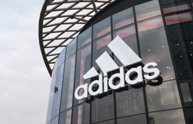 Adidas отчитался о завершении года с убытком впервые за 30 лет