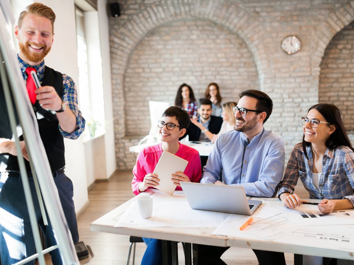 Классический SMM vs сезонный контент: как работают спецпроекты