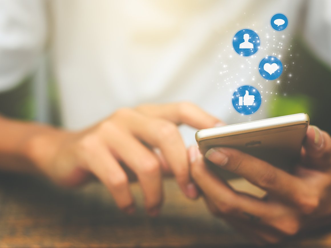 Соцсети и мессенджеры принесли продавцам более 140 млн рублей перед «Черной пятницей» — исследование