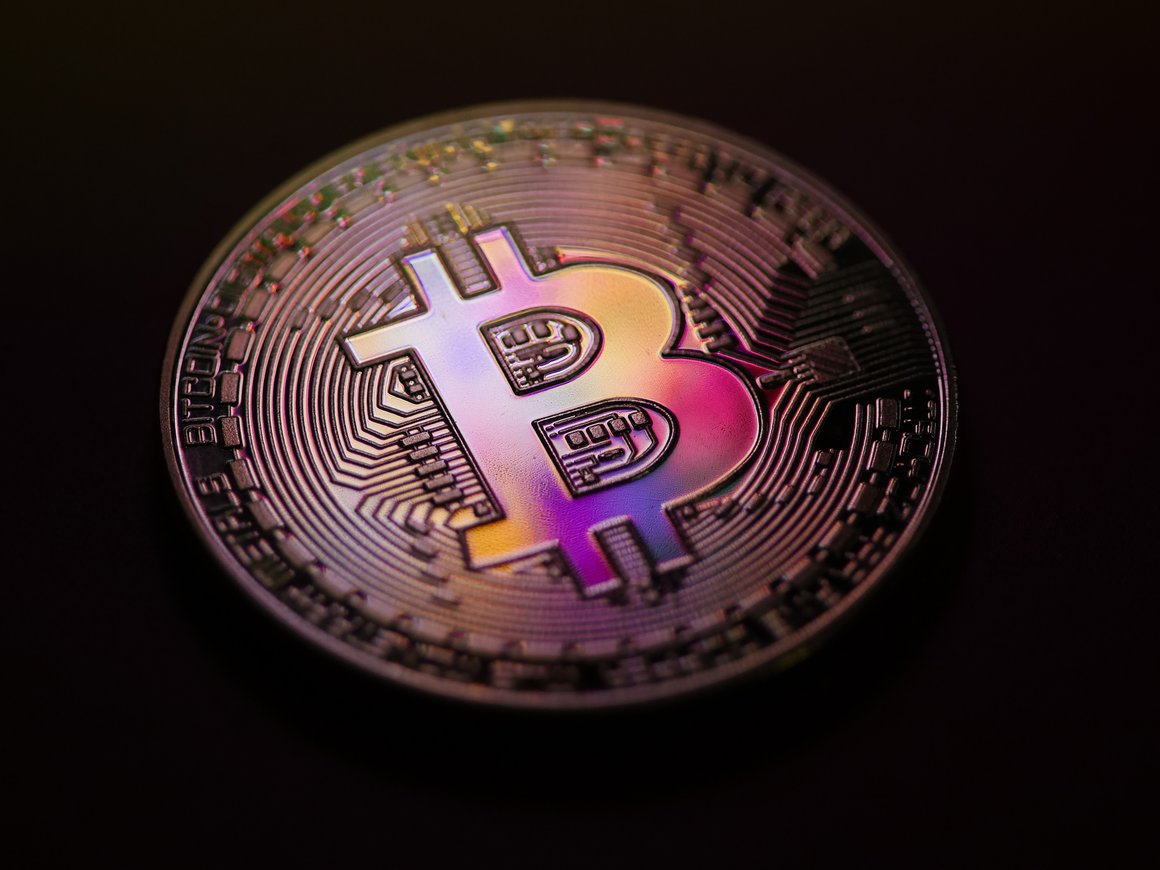 Журналисты FT извинились за скептицизм в отношении биткоина