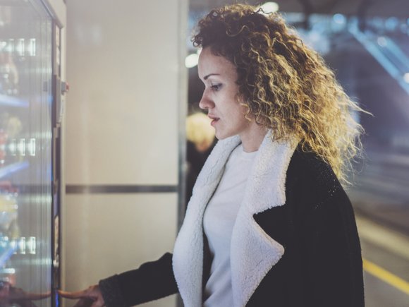 Российские инженеры разработали вендинговый аппарат по приготовлению «правильной пищи» за 30 секунд