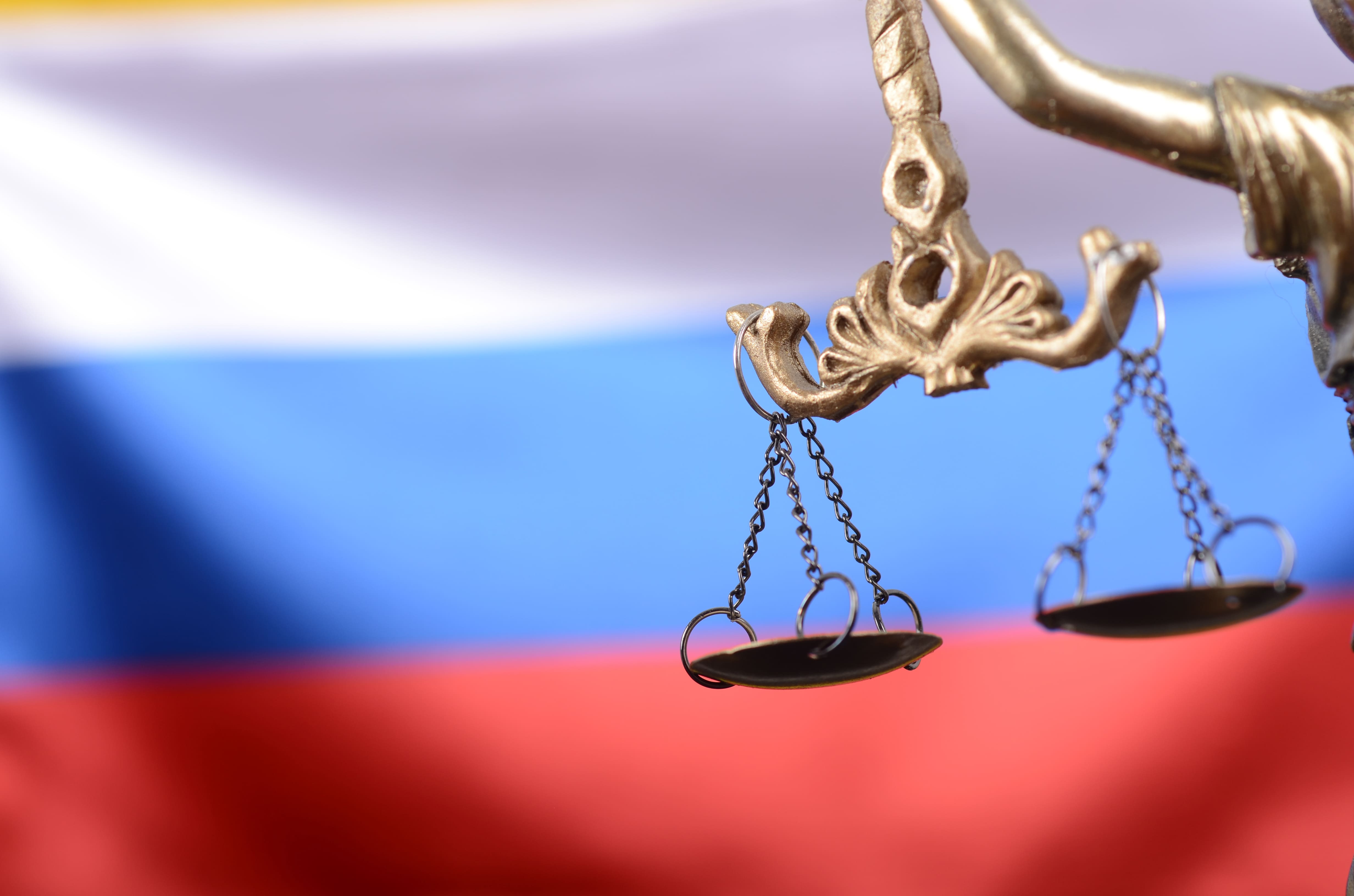 Китайский маркетплейс Poizon подал в суд на «Пойзон» — своего российского клона
