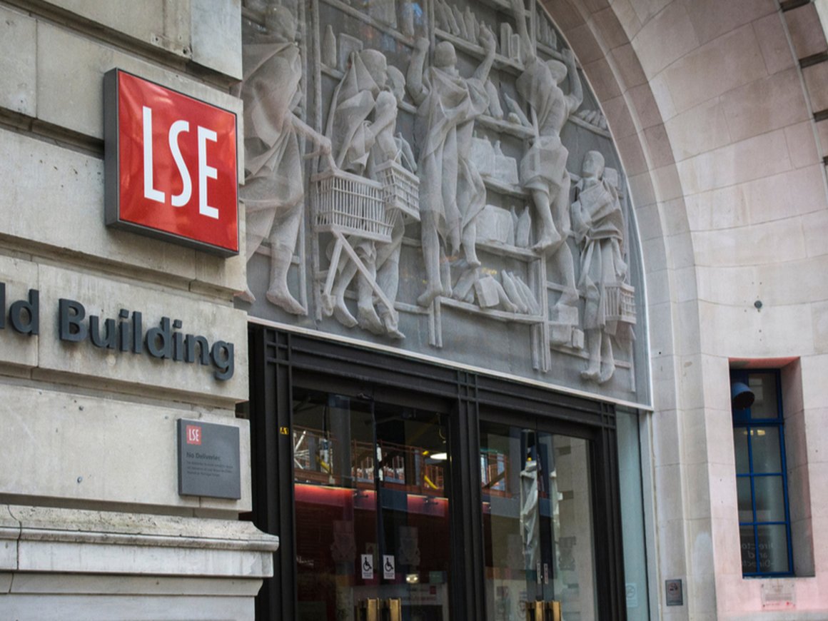 Лондонская биржа остановила торги ценными бумагами российских компаний