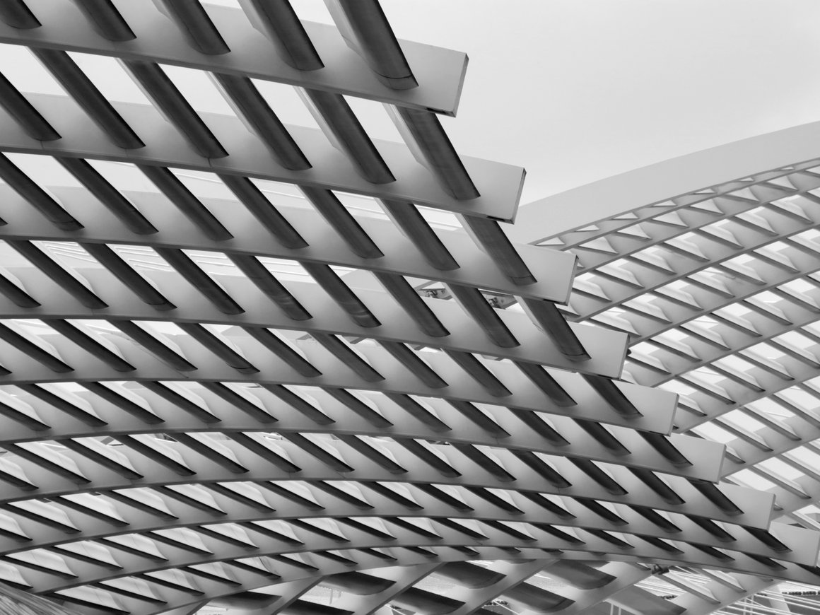 Экзоскелет для курьеров и дрон для МЧС: как конкурировать с западным промышленным дизайном в России