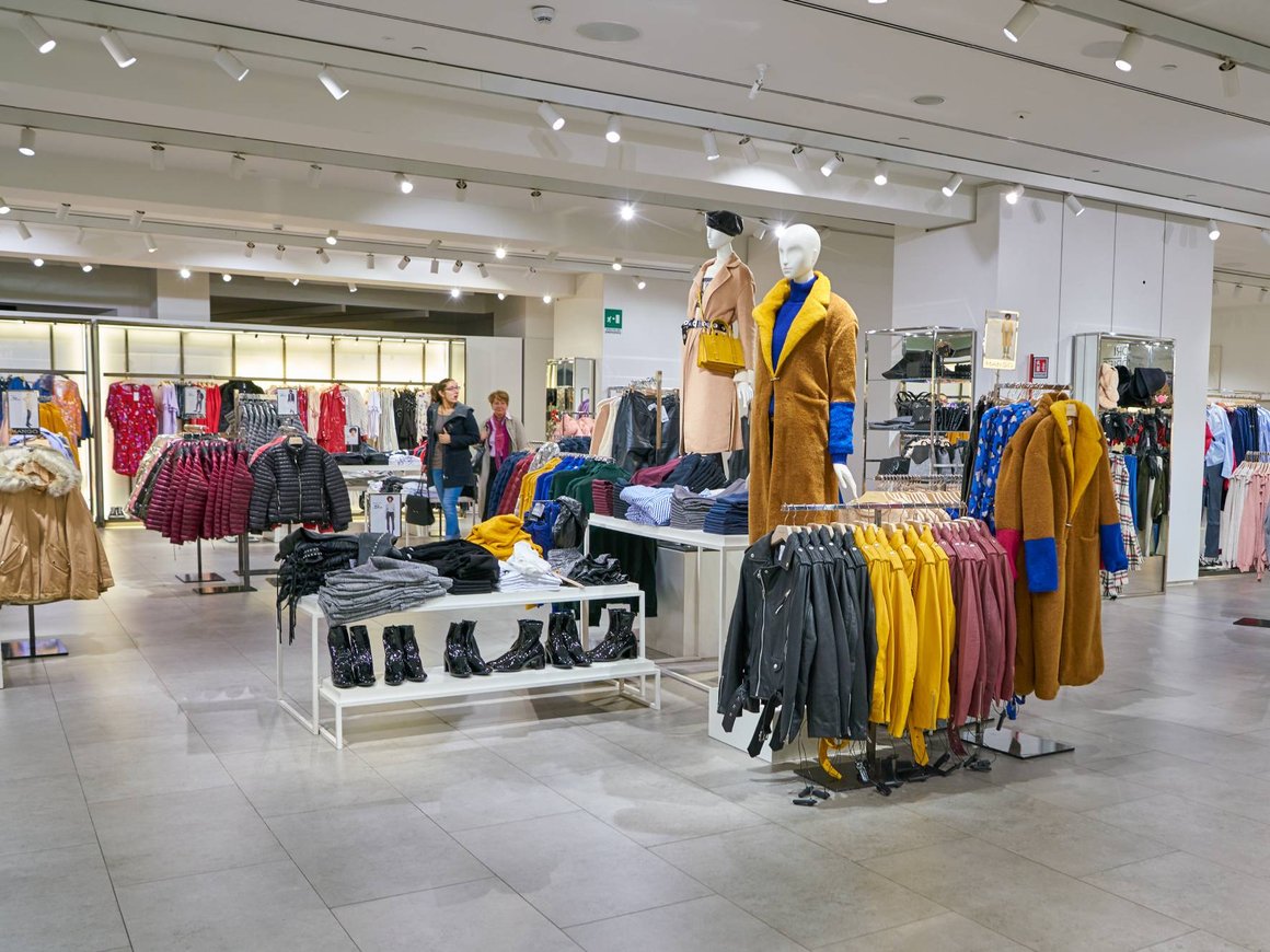 Бренд одежды Mango допустил возобновление работы в России в «обозримом будущем»