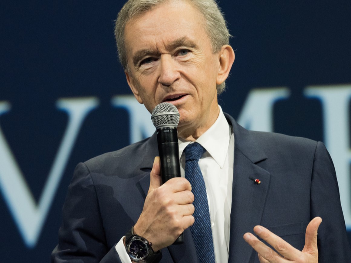 Конгломерат богатейшего человека планеты потерял €210 млн от продажи сети Sephora в России