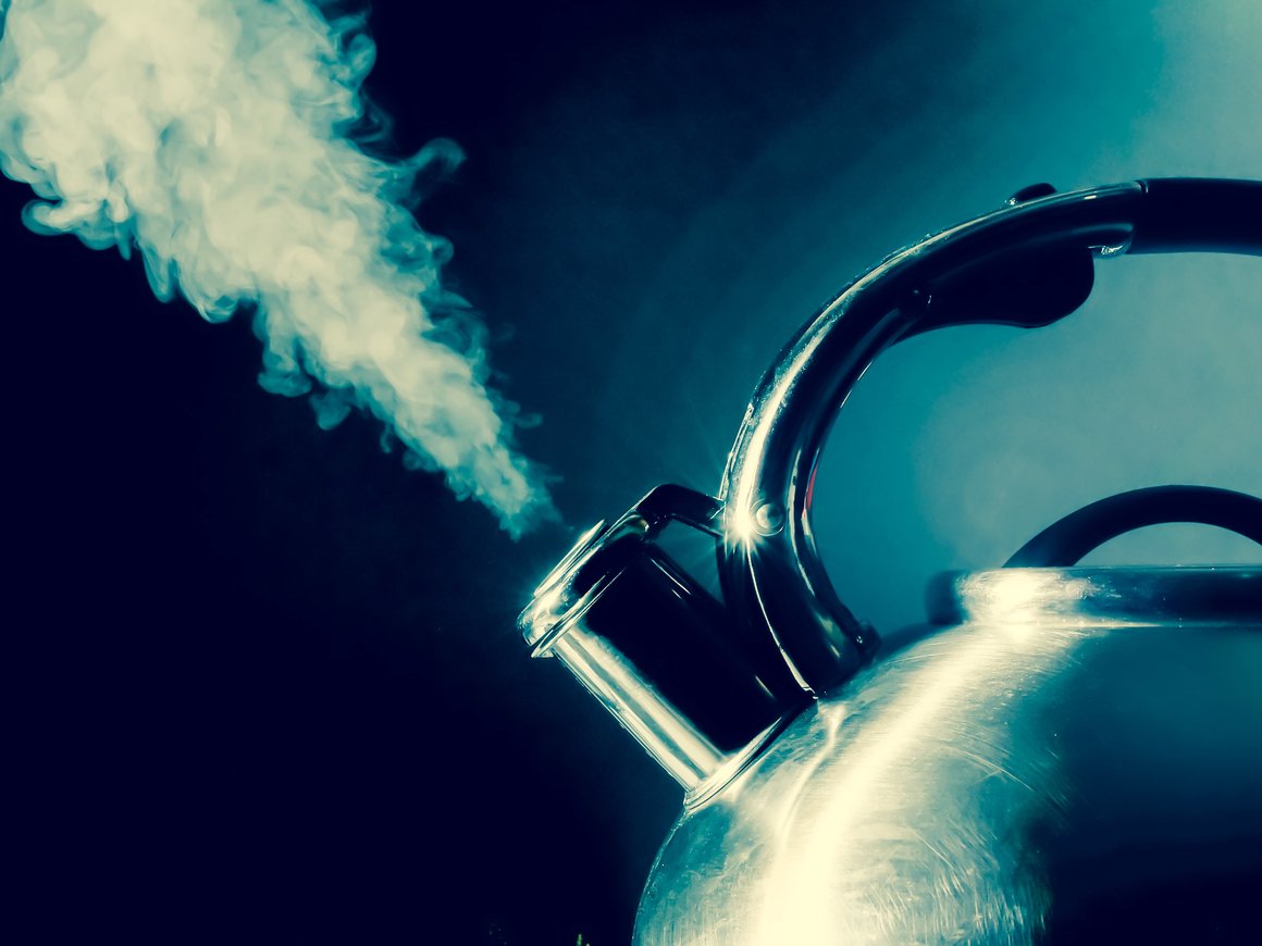 Когда переполняют эмоции: как правильно делиться чувствами с коллегами