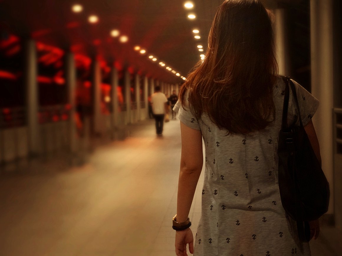 В Великобритании разработали приложение для женщин, чтобы они сами провожали себя домой