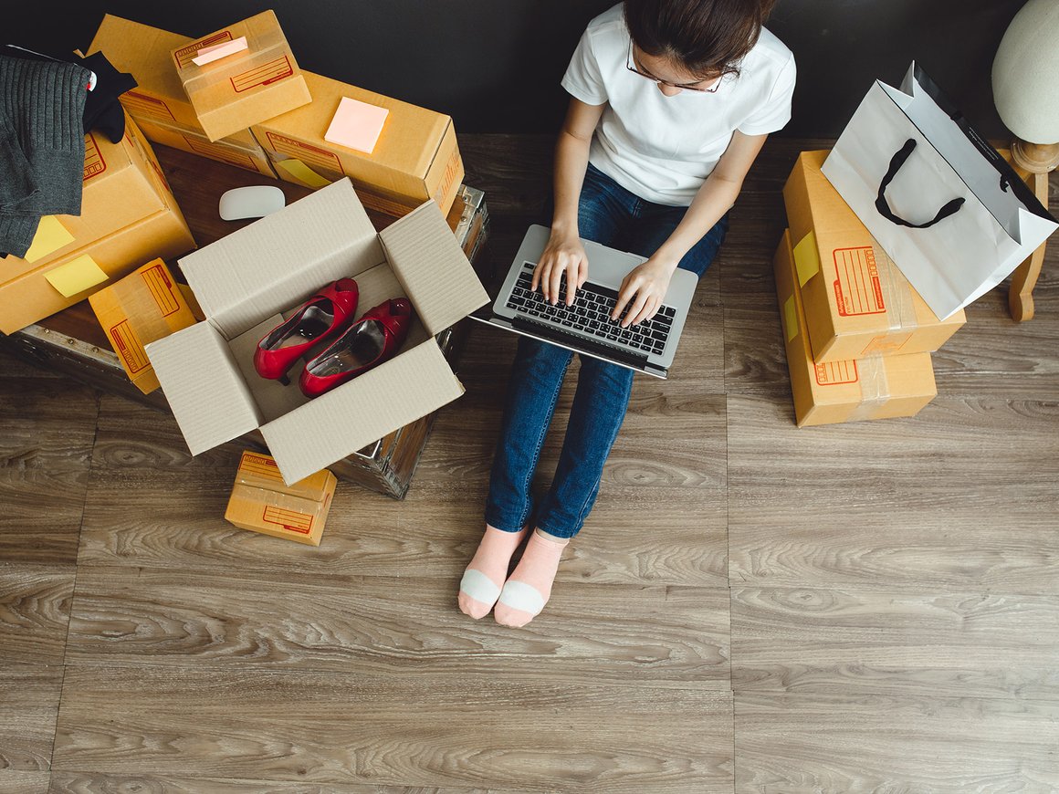 Маркетплейсы столкнулись с массовыми возвратами новогодних товаров после праздников