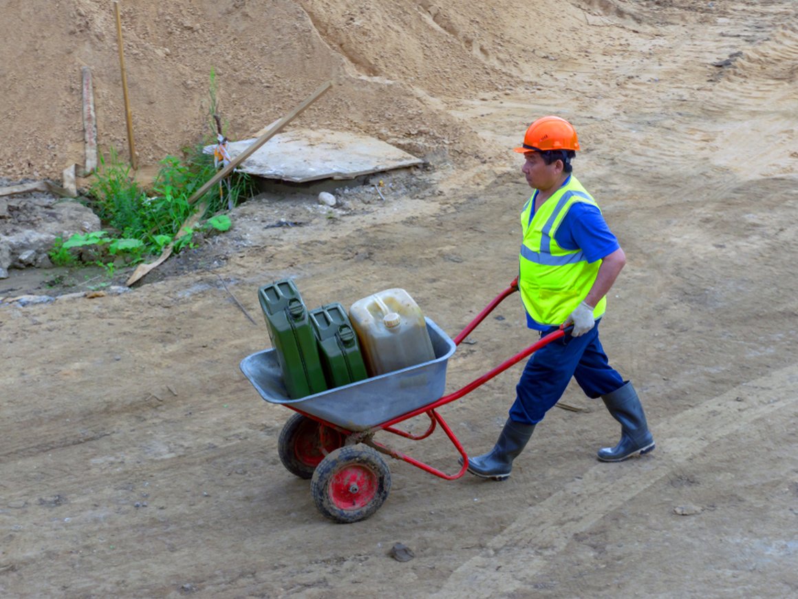 Работодателям разрешили привлекать иностранцев без разрешения на работу