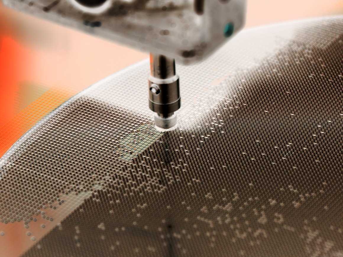 Intel начала строить два новых завода полупроводниковых чипов