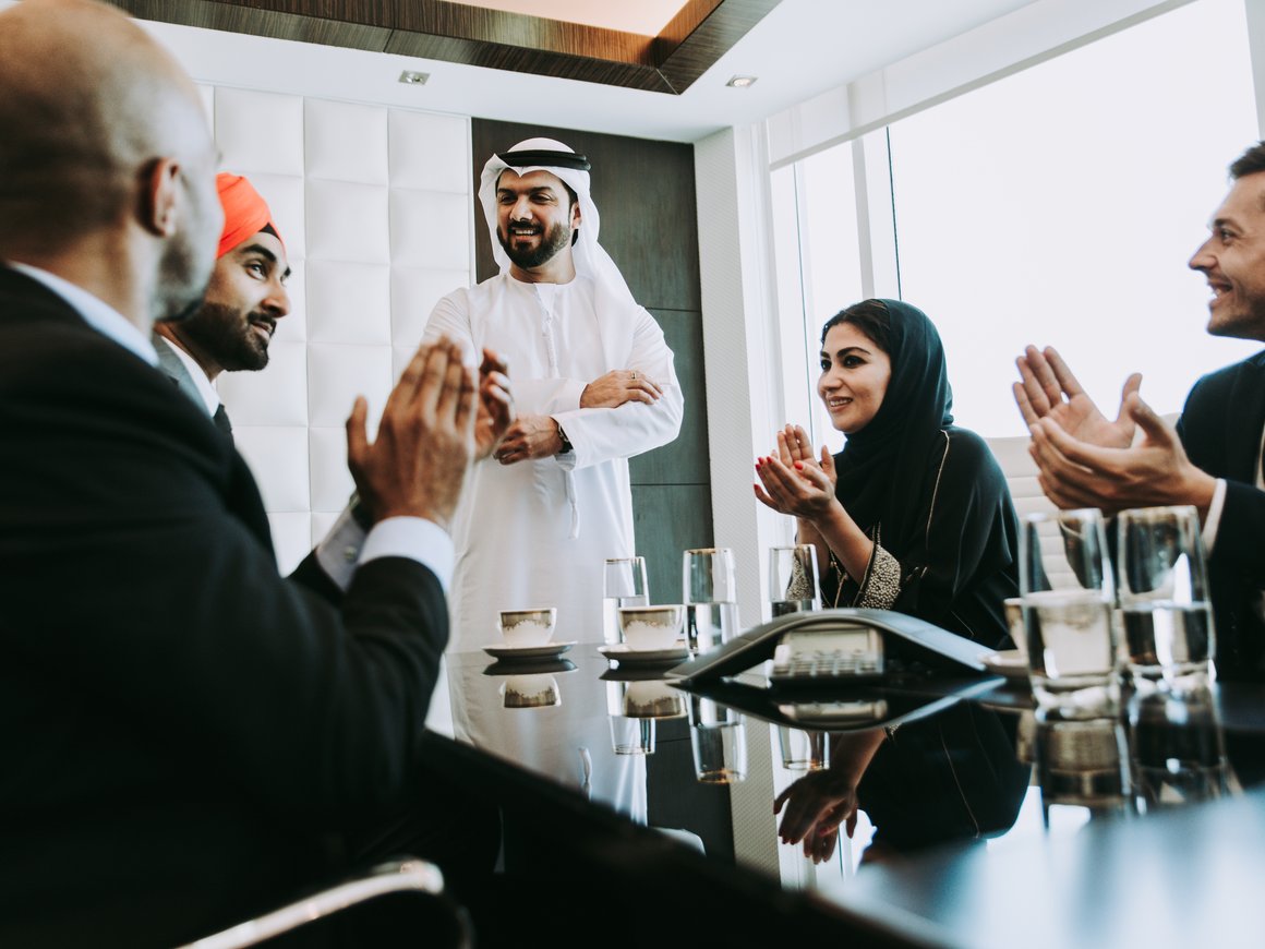 «Кто-то настойчиво дышит твоим партнерам в спину». Что мы поняли, работая с партнерами из ОАЭ, Индии и других стран