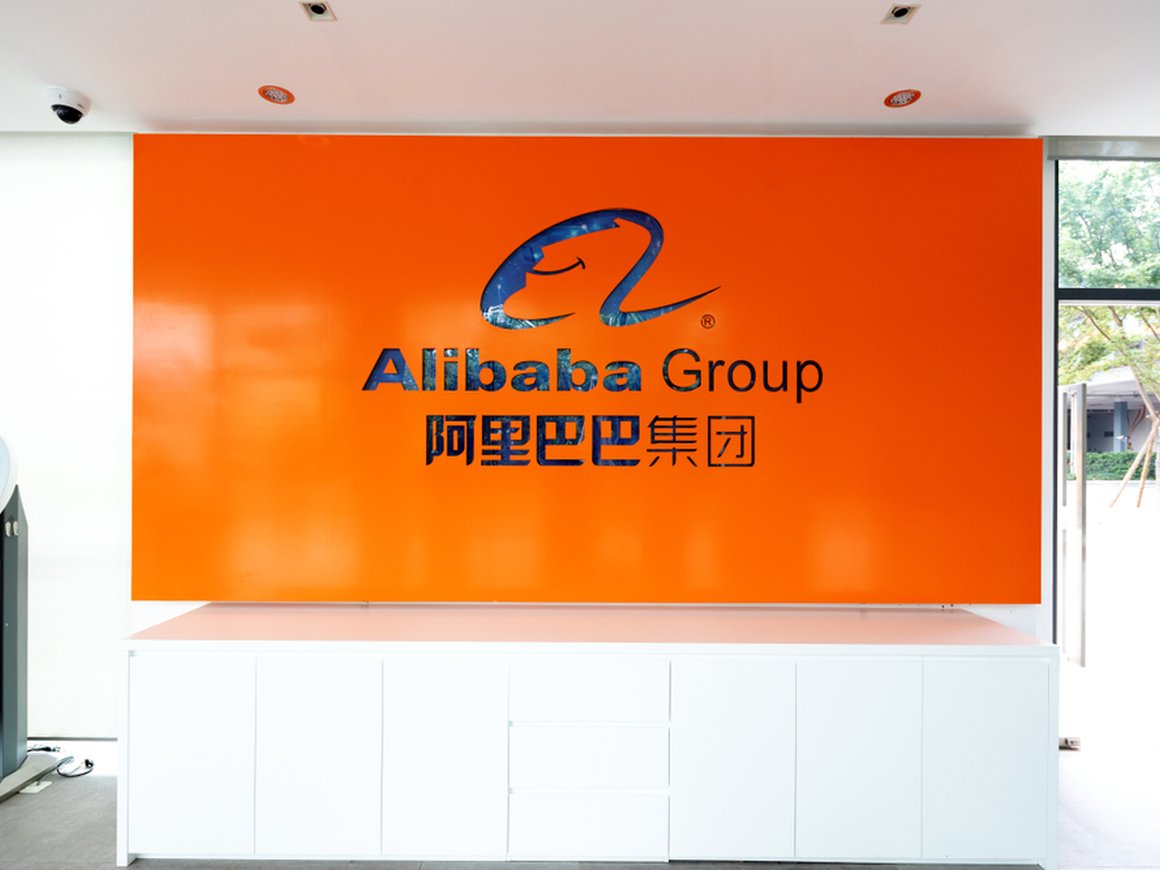 Alibaba впервые не будет повышать зарплату топ-менеджерам по итогам года – Reuters