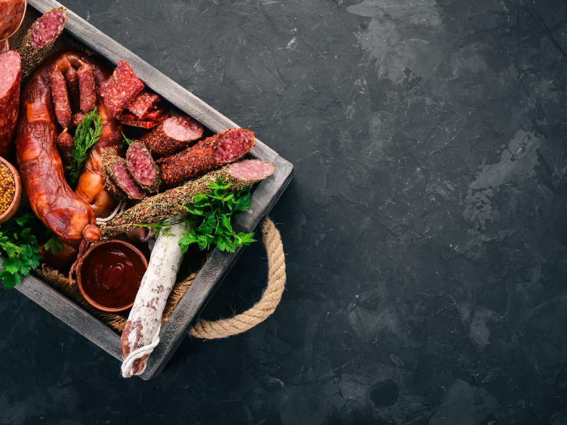 Завод «Ремит» решил выпускать треугольную колбасу под маркой «Тоблерон»