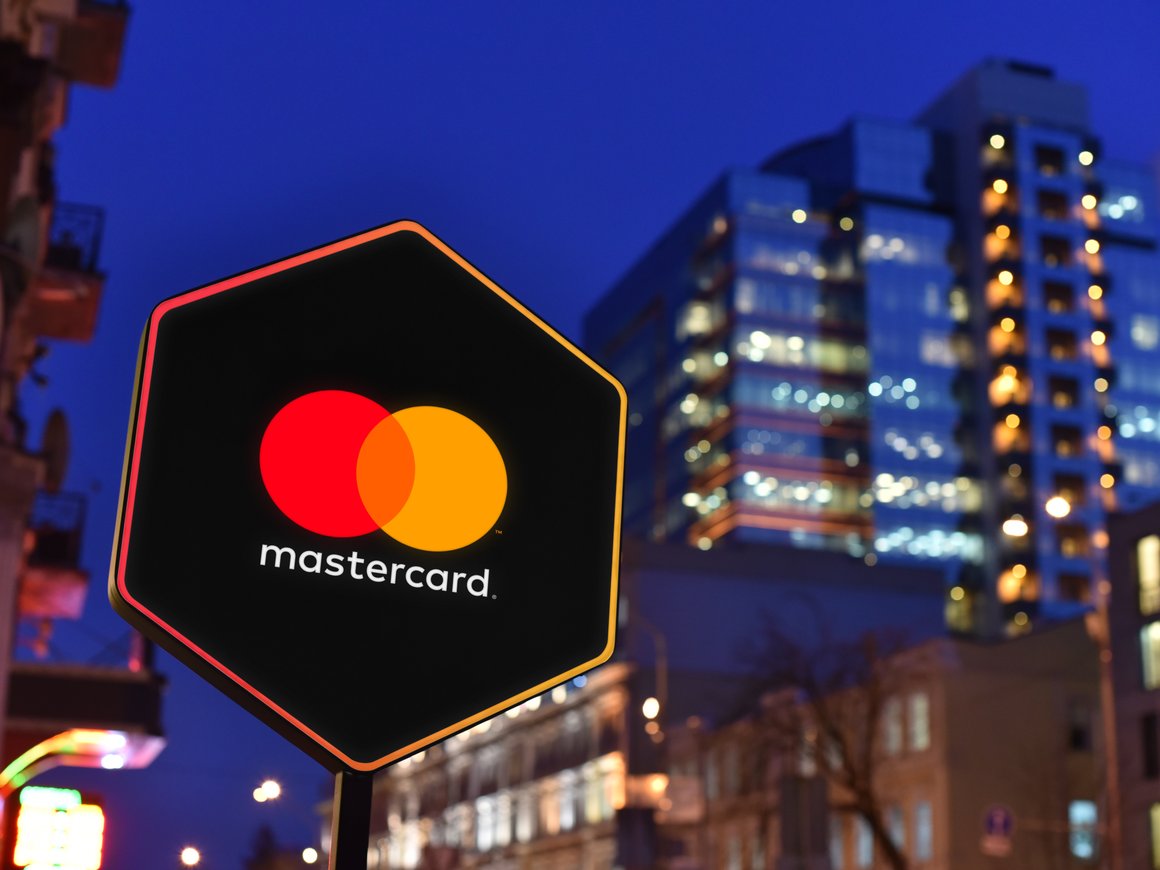 Mastercard снизит тарифы для малого бизнеса при приеме платежей с помощью смартфонов