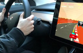 Tesla интегрирует в электромобили цифровой магазин игр Steam