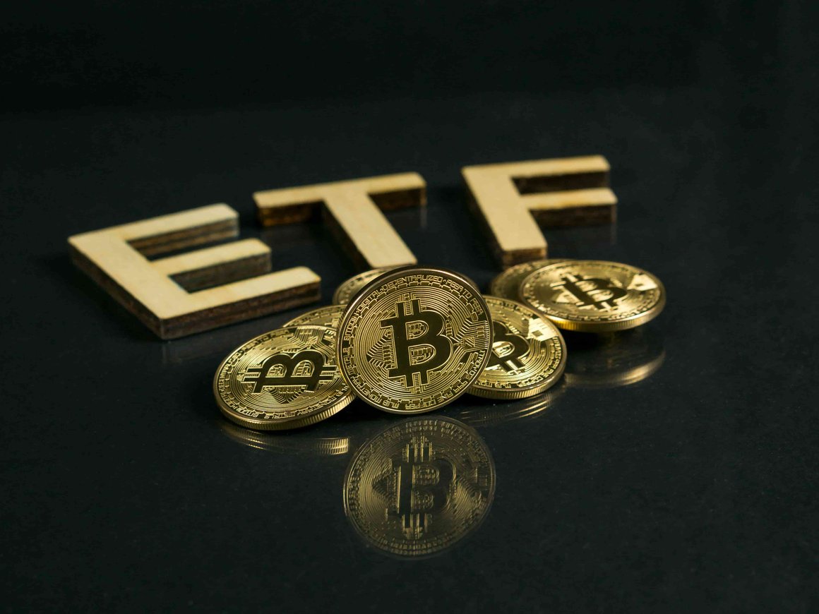Отток средств из биткоин-ETF за сутки составил рекордные $564 млн