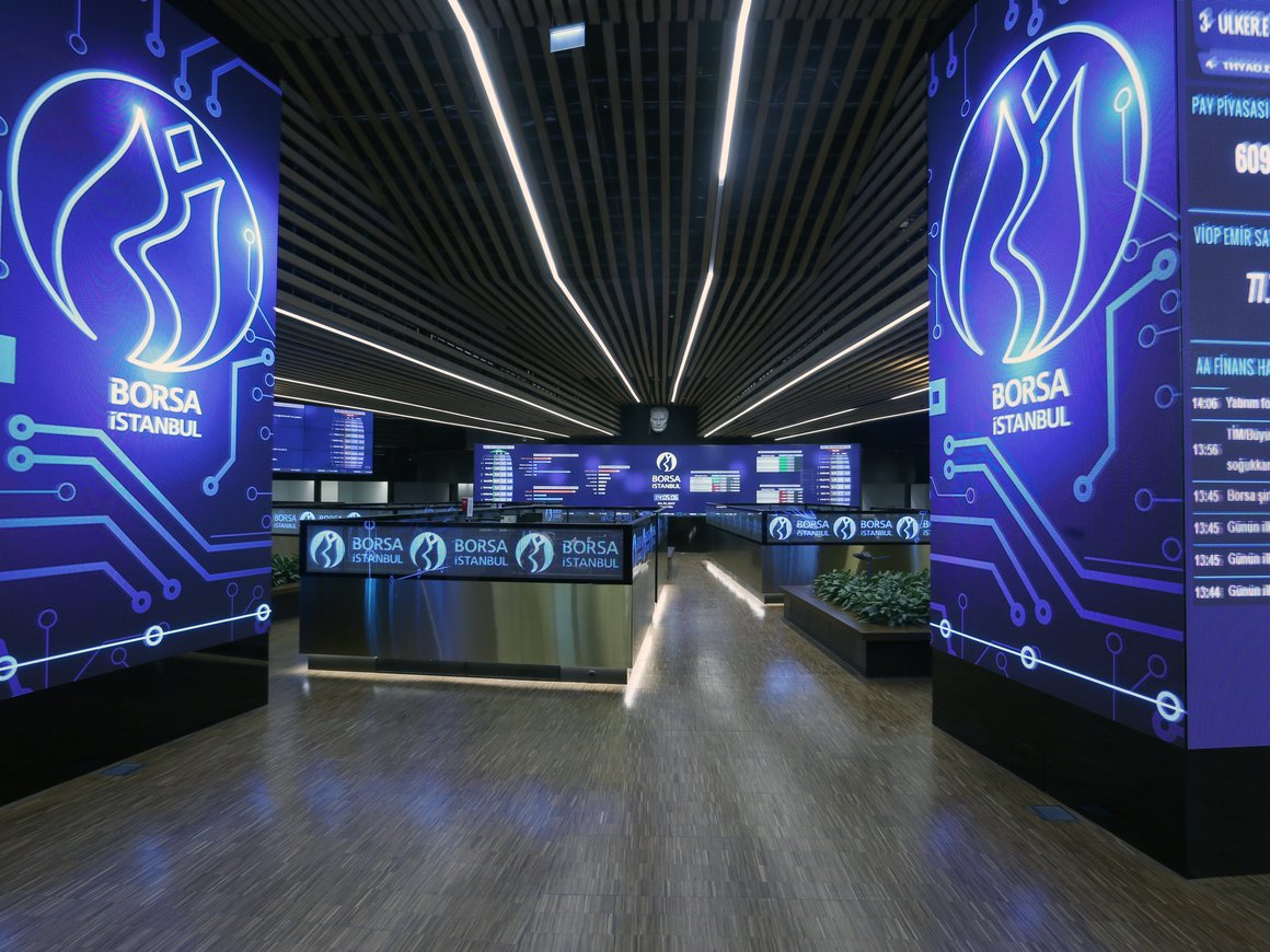 Стамбульская фондовая биржа остановила торги на всех рынках