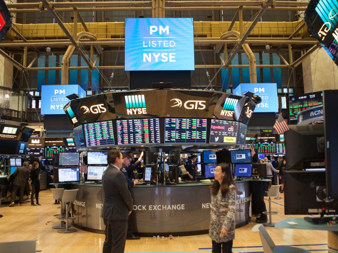 Аналитики назвали 10 компаний из S&P 500, инвестиции в которые стали самыми прибыльными в этом году