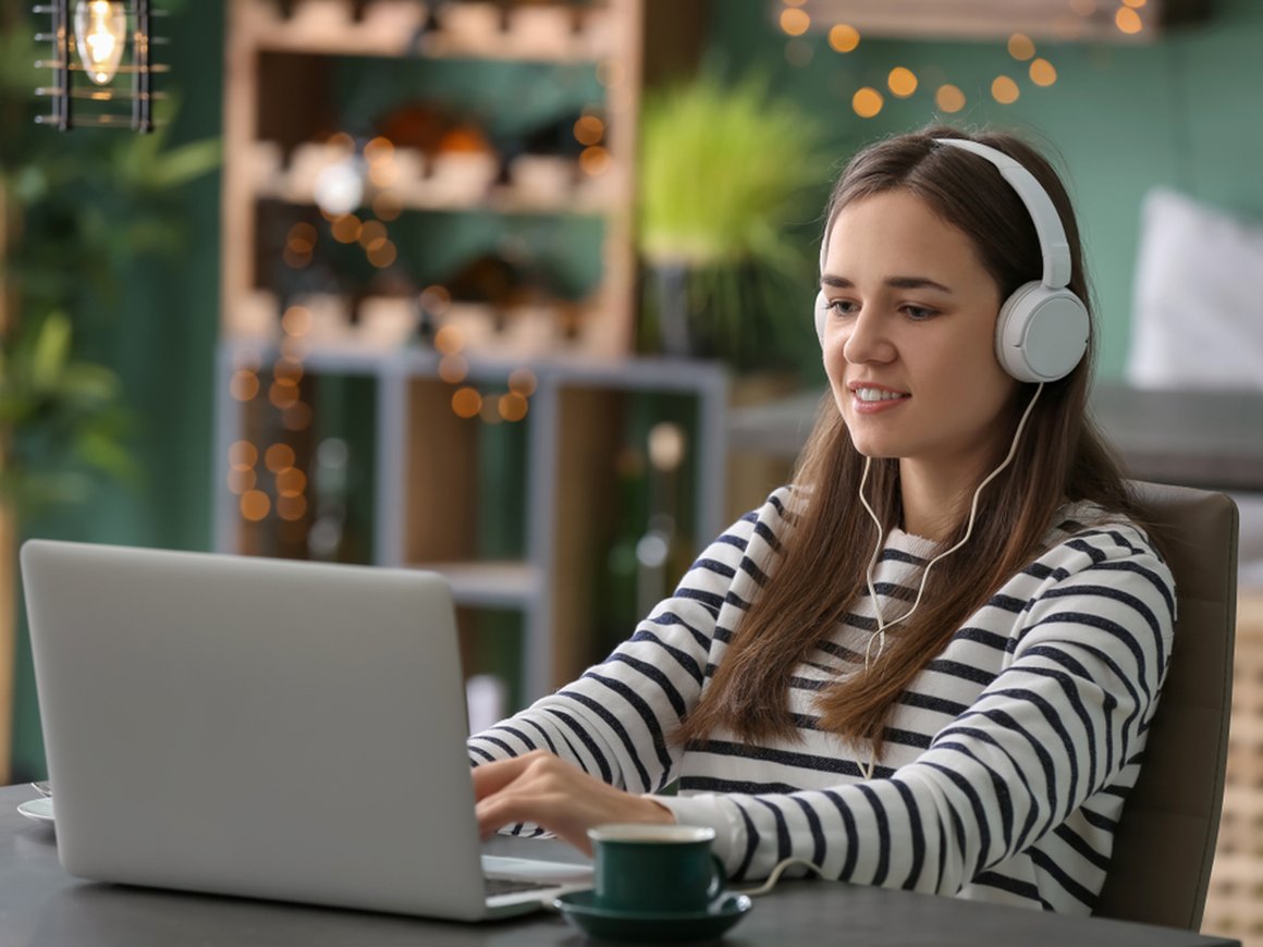 Лето в интернете: 10 обучающих онлайн-лагерей для детей и подростков