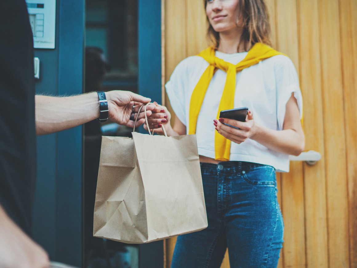 Сервис по доставке интернет-покупок Via.Delivery вступил в партнерство со «Связным»